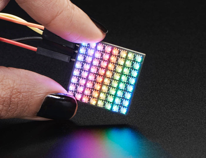 Tấm nền mini-LED và micro-LED sẽ cho khả năng hiện thị tốt hơn, đồng thời giúp tiết kiệm pin hơn. (Ảnh minh hoạ: Galus Australis)
