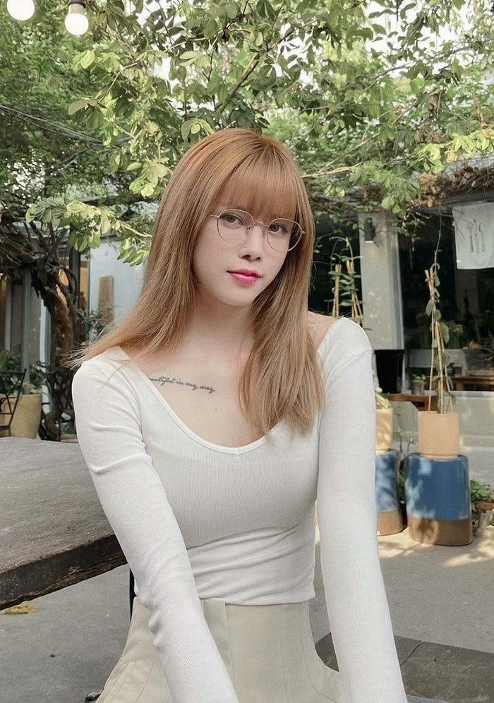 Thiều Bảo Trâm khiến fan 'điên đảo' vì mặc kín đáo vẫn khoe trọn eo thon, vòng 1 căng đầy gợi cảm Ảnh 1