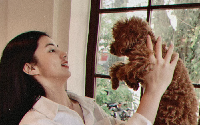 Đăng ảnh xinh đẹp, 'tình tin đồn' của chồng cũ Lệ Quyên bị soi chỉnh ảnh quá đà Ảnh 2