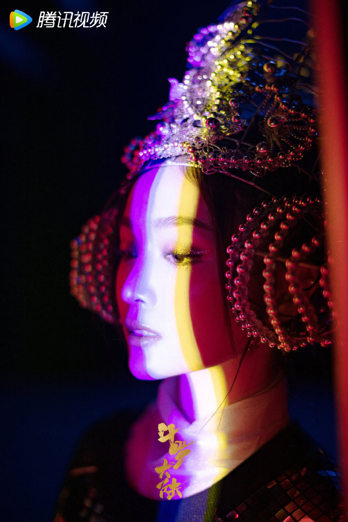 'Đấu la đại lục' của Tiêu Chiến thay áo mới, không còn là trang phục cổ trang nhàm chán Ảnh 10