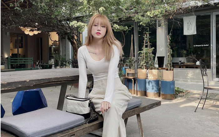 Thiều Bảo Trâm liên tục đăng ảnh mới, dân mạng tò mò: 'Phải chăng con tim đã vui trở lại' Ảnh 2