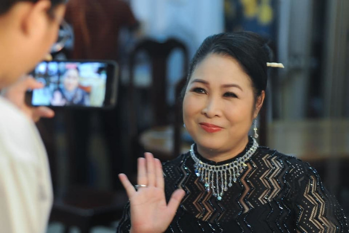 NSND Hồng Vân phủ nhận thông tin đóng cửa sân khấu sau 21 năm hoạt động Ảnh 4