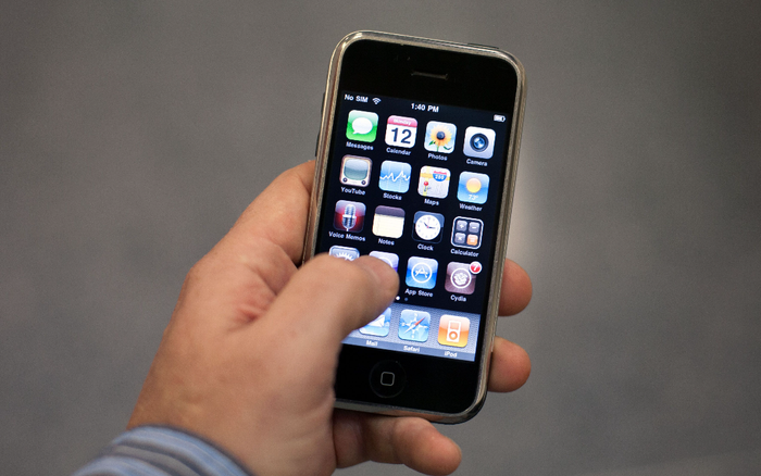 iPhone đời đầu 'ăn hại' đến mức nào? Ảnh 2