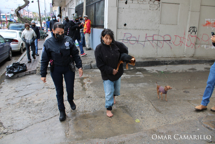 Bà lão nhất quyết sống trong túi rác 8 năm không chịu đi, lý do đằng sau khiến ai nghe cũng rơi nước mắt Ảnh 4