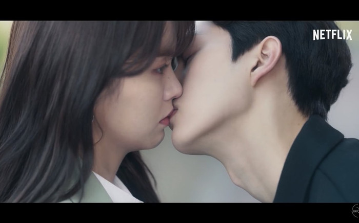 'Love Alarm 2' tung trailer chính thức: Song Kang hôn Kim So Hyun say đắm Ảnh 2