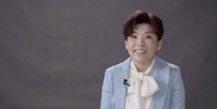 Hình ảnh Đặng Á Bình trong đoạn phỏng vấn mới nhất