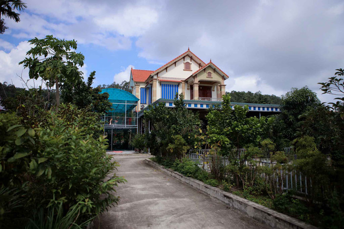 Cơ ngơi rộng lớn ở quê nhà của Hoa hậu Đỗ Thị Hà