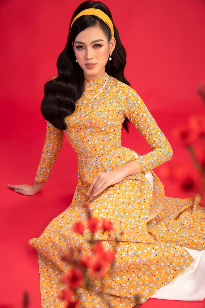 Hình ảnh người đàn ông ôm eo Đỗ Thị Hà gây chú ý sau tranh cãi 'khó chịu' với nam đồng nghiệp Ảnh 3