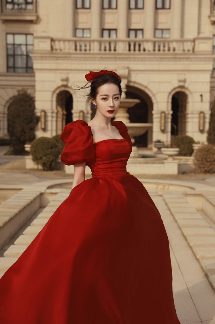 Ảnh chưa photoshop của Địch Lệ Nhiệt Ba có thành công 'dẹp loạn' anti-fan không? Ảnh 4