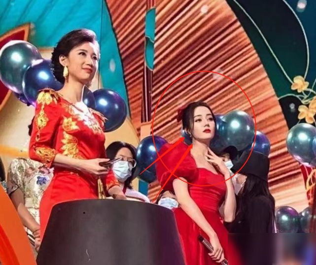 Ảnh chưa photoshop của Địch Lệ Nhiệt Ba có thành công 'dẹp loạn' anti-fan không? Ảnh 9