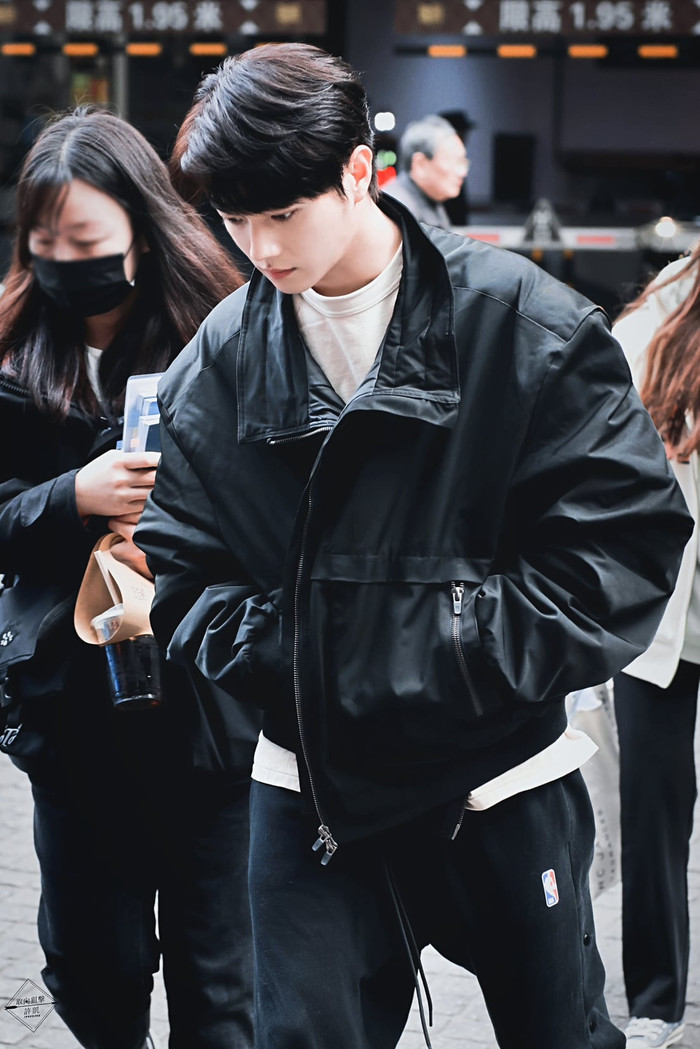 Hứa Khải để lộ gương mặt hốc hác, sụt cân là vô tình hay cố ý chiều lòng fan vì quá đẹp trai? Ảnh 6