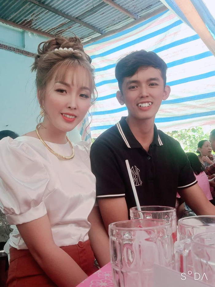 Ngọc Mai, vợ sắp cưới, cũng là người đứng sau thành công của Sang Vlog. (Ảnh: FBNV)