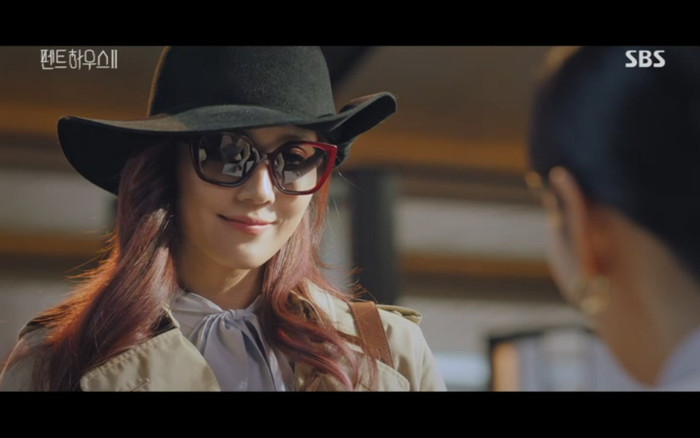 'Penthouse 2' tập 3: Bae Rona quỳ lạy để về phe 'cô giáo' Cheon Seo Jin, Ha Yoon Cheol cưỡng hôn vợ cũ Ảnh 18