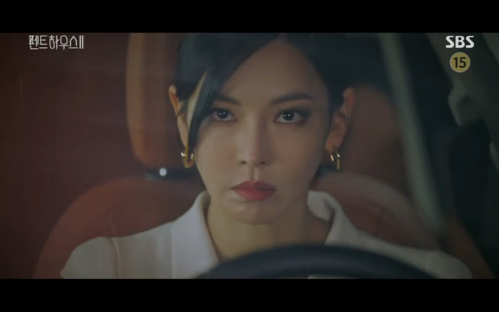 'Penthouse 2' tập 3: Bae Rona quỳ lạy để về phe 'cô giáo' Cheon Seo Jin, Ha Yoon Cheol cưỡng hôn vợ cũ Ảnh 28