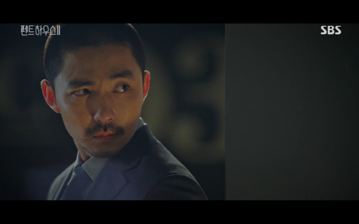 'Penthouse 2' tập 3: Bae Rona quỳ lạy để về phe 'cô giáo' Cheon Seo Jin, Ha Yoon Cheol cưỡng hôn vợ cũ Ảnh 32