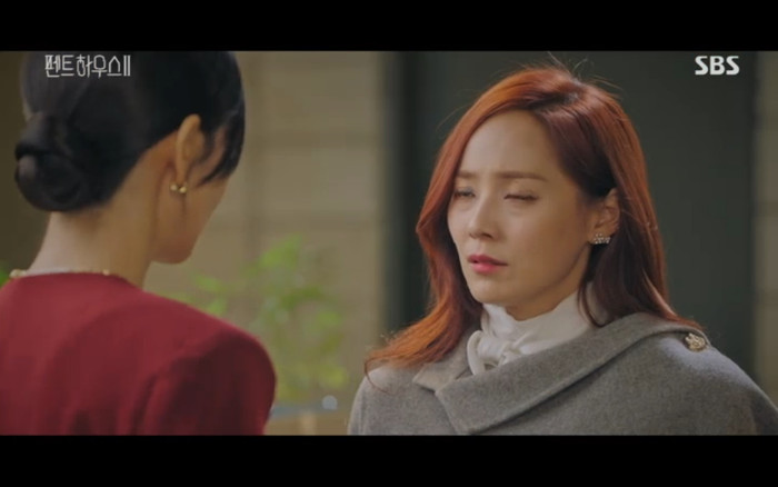 'Penthouse 2' tập 3: Bae Rona quỳ lạy để về phe 'cô giáo' Cheon Seo Jin, Ha Yoon Cheol cưỡng hôn vợ cũ Ảnh 50