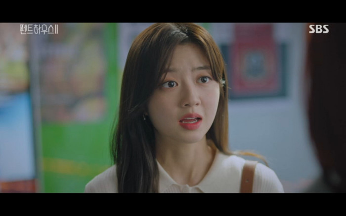 'Penthouse 2' tập 3: Bae Rona quỳ lạy để về phe 'cô giáo' Cheon Seo Jin, Ha Yoon Cheol cưỡng hôn vợ cũ Ảnh 51