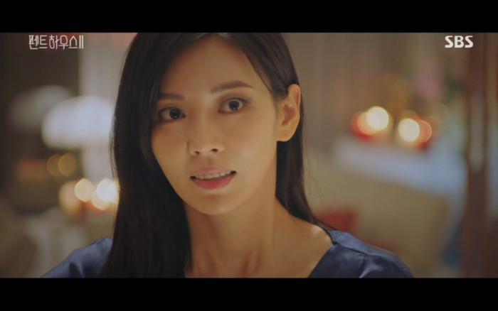 'Penthouse 2' tập 3: Bae Rona quỳ lạy để về phe 'cô giáo' Cheon Seo Jin, Ha Yoon Cheol cưỡng hôn vợ cũ Ảnh 65