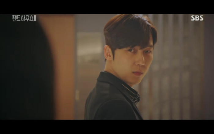 'Penthouse 2' tập 3: Bae Rona quỳ lạy để về phe 'cô giáo' Cheon Seo Jin, Ha Yoon Cheol cưỡng hôn vợ cũ Ảnh 66