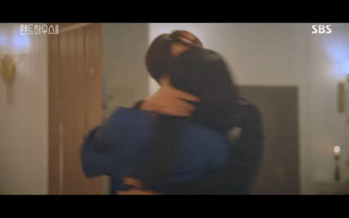 'Penthouse 2' tập 3: Bae Rona quỳ lạy để về phe 'cô giáo' Cheon Seo Jin, Ha Yoon Cheol cưỡng hôn vợ cũ Ảnh 68