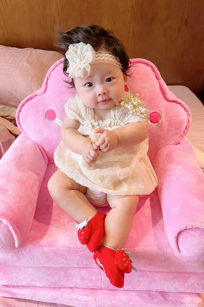 Bé Ốc - Tiểu công chúa nhỏ nhà Pha Lê.