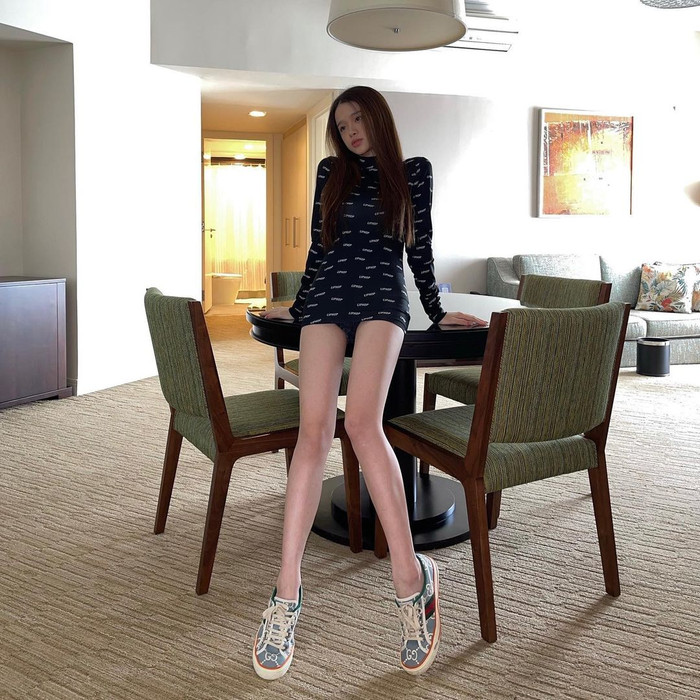 Theo đó, Linh ka cũng cho biết, cân nặng của cô: 'Tui của hiện tại là 39 kí lô'.