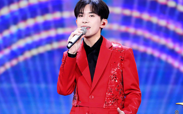 Fan xót xa tình cảnh của Dịch Dương Thiên Tỉ trong hậu trường 'Trường Tân hồ' Ảnh 2