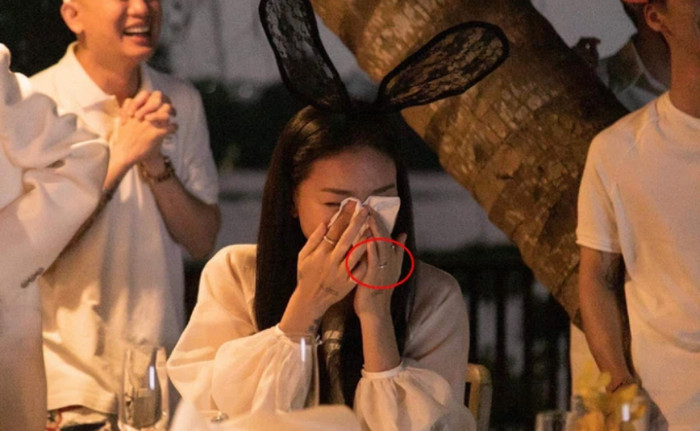 Dân mạng xôn xao tiệc sinh nhật của Ngô Thanh Vân là dịp để Huy Trần cầu hôn nữ diễn viên? Ảnh 3