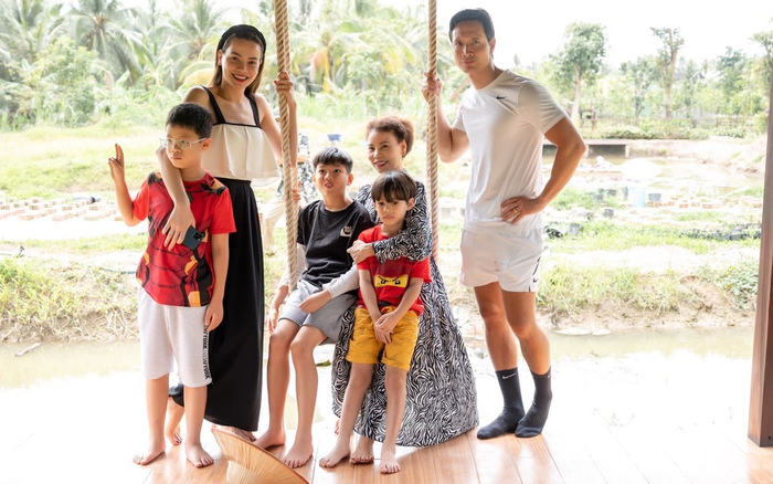 Mẹ ruột Hồ Ngọc Hà sum vầy bên con cháu, dân mạng không ngớt lời khen ngợi vì cả nhà đẹp đều Ảnh 2