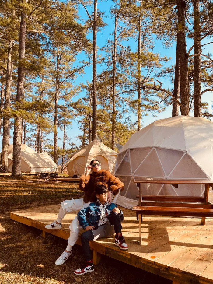 Cô nhắn nhủ con trai có sự may mắn khi được lớn lên trong điều kiện đủ đầy, được đi đến nhiều nơi trên thế giới nhờ những chuyến lưu diễn của mẹ