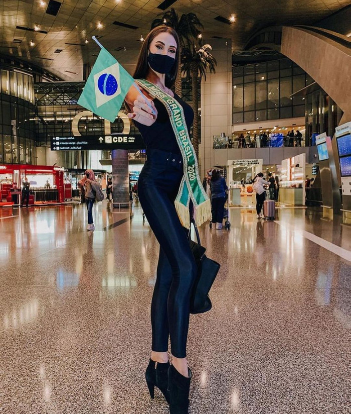 Hoa hậu đất nước bóng đá Brasil. 