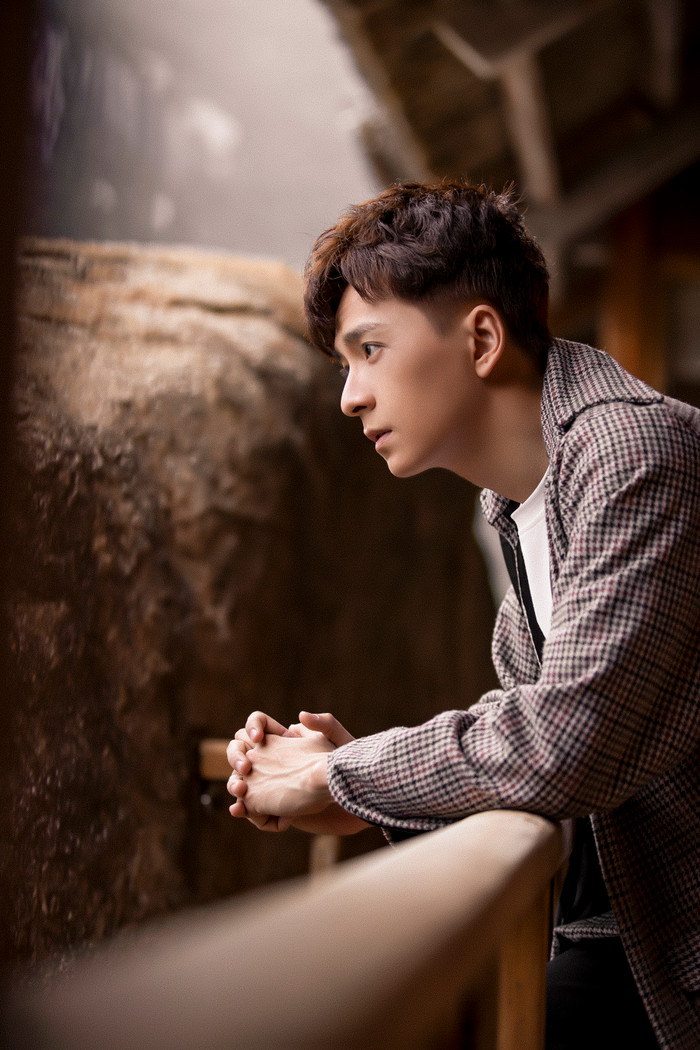 Dân mạng khuyên Ngô Kiến Huy nên nghỉ hát, chê nhạc còn tệ hơn cả Chi Pu Ảnh 1