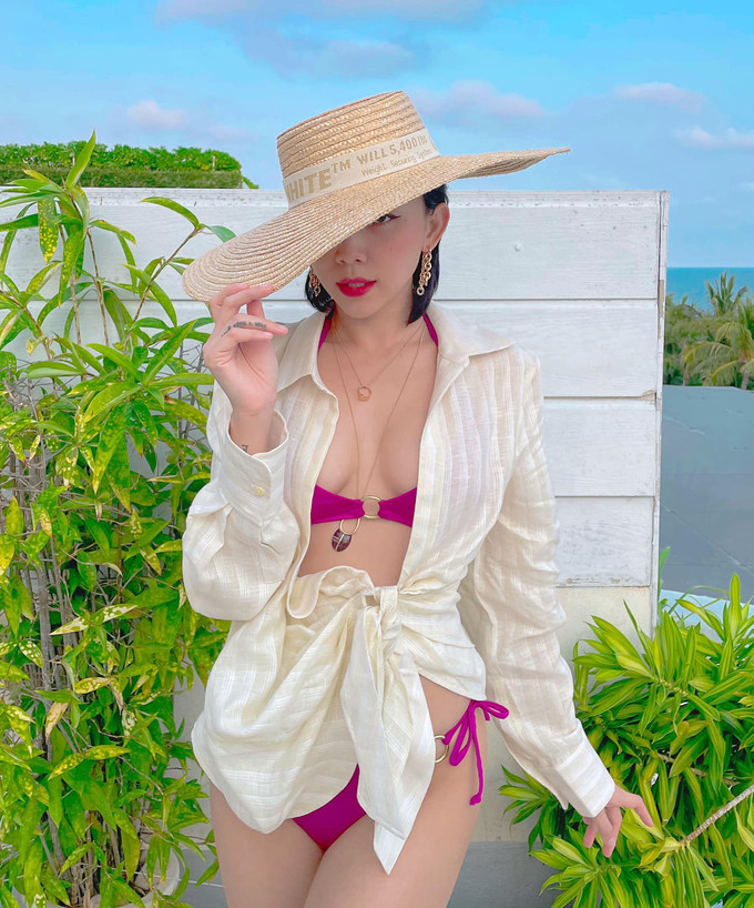 Nữ ca sĩ là một trong những nghệ sĩ sở hữu số lượng áo tắm nhiều nhất Vbiz. 