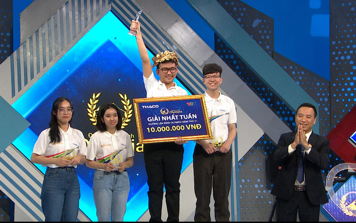 Nam sinh Quảng Ngãi xuất sắc giành vòng nguyệt quế Olympia, 'gương mặt thân quen' về nhì trong tiếc nuối Ảnh 2