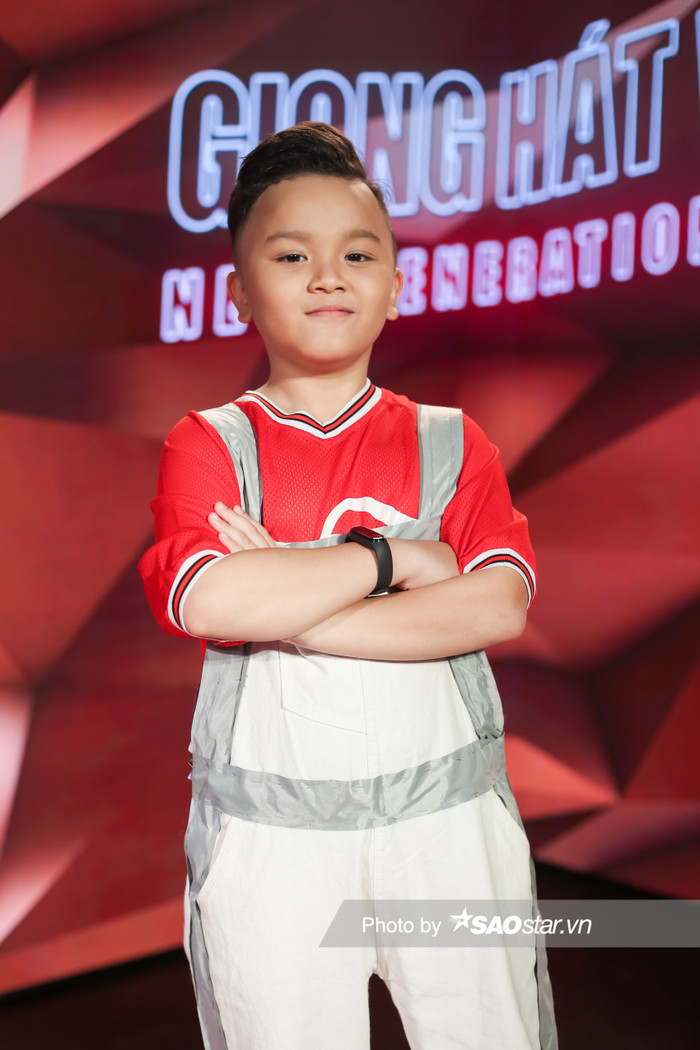 Phước Khang gây ấn tượng bởi giọng ca trầm, khàn đặc trưng nên làm chủ cực tốt những nốt thấp và quảng rộng. Tuy nhiên, tổng thể màn trình diễn lại thiếu sự thu hút so với đối thủ Minh Kỳ nên đành nói lời chia tay khán giả sau vòng Đối mặt.