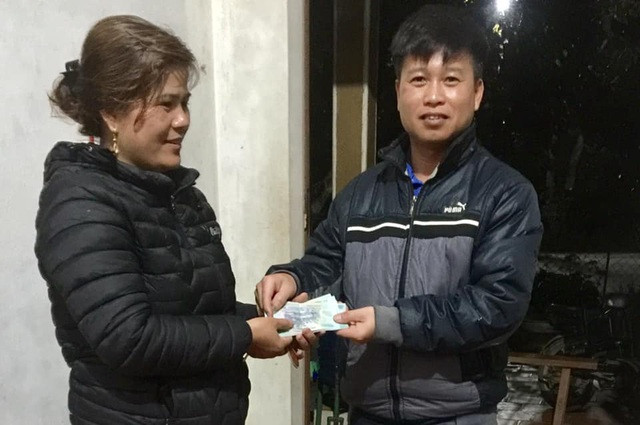 Gia đình Tiến trả lại cho người đánh rơi
