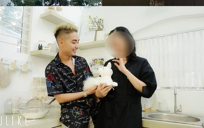 'Người đàn ông chuyển giới Việt đầu tiên sinh con' tình tứ bên 'gái lạ', dân mạng nghi vấn là tình mới Ảnh 2