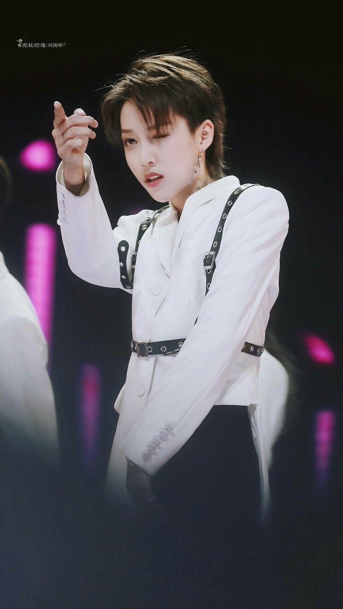 BXH 20 sao Cbiz quyền lực nhất tháng 2: Vương Nhất Bác mất ngôi vương vào tay Tiêu Chiến, Vương Tuấn Khải Ảnh 15