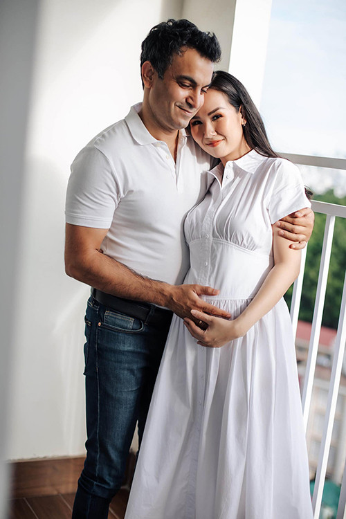 Võ Hạ Trâm vui mừng xác nhận tin vui.