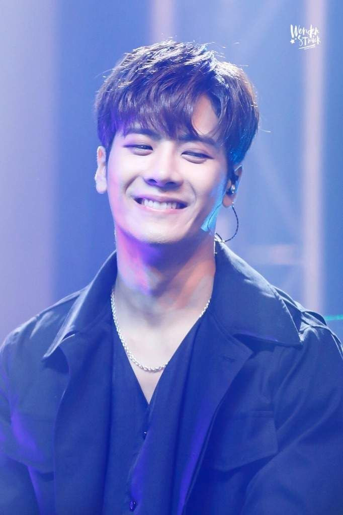 Những khoảnh khắc gây cười nhất lịch sử trao giải K-Pop Ảnh 4