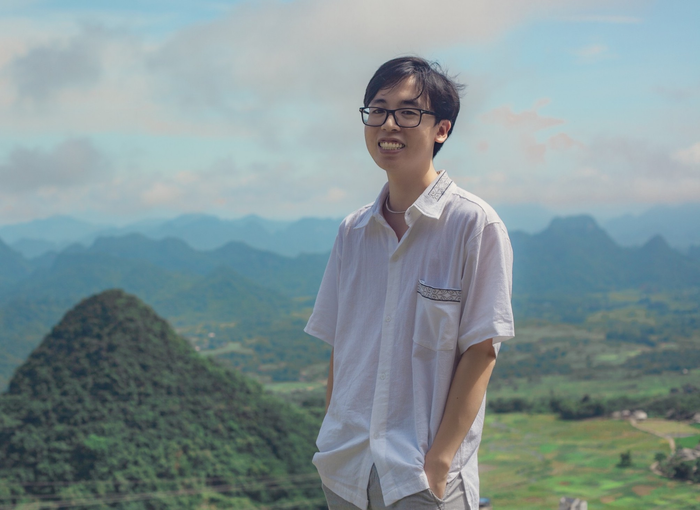 Hoàng Dương tự nhận là người vui tính, năng động, thích khám phá những điều mới.