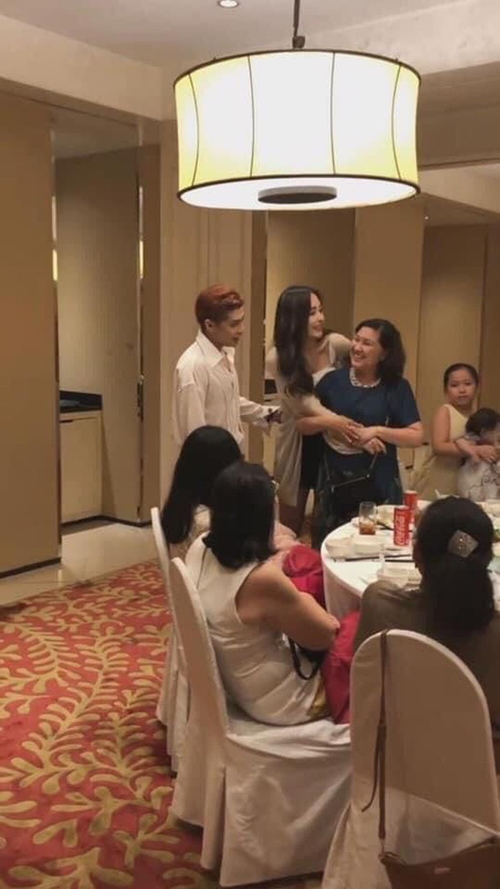 Mai Phương Thúy cũng có mối quan hệ rất tốt với gia đình Noo Phước Thịnh.