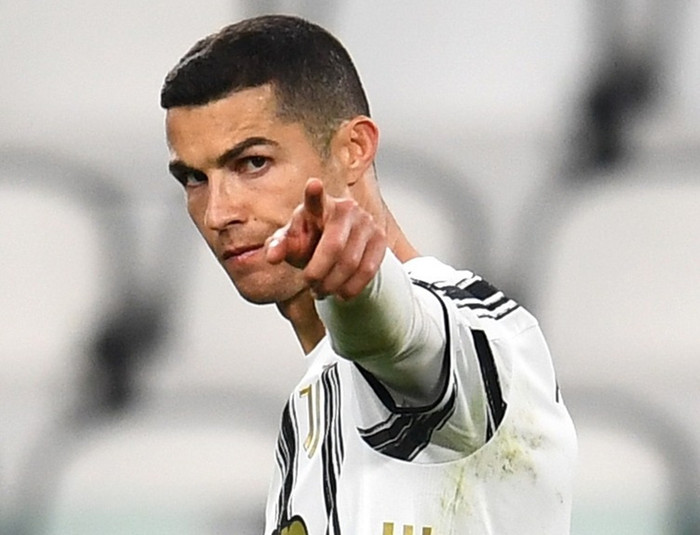 Ronaldo ấn định chiến thắng 3-0 cho Juventus.
