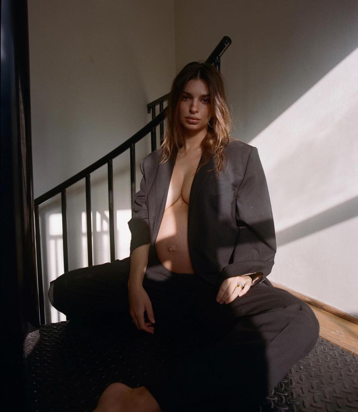 Dù bầu bì cận ngày sanh con nhưng chân dài 9x vẫn luôn quyến rũ hơn bao giờ hết 