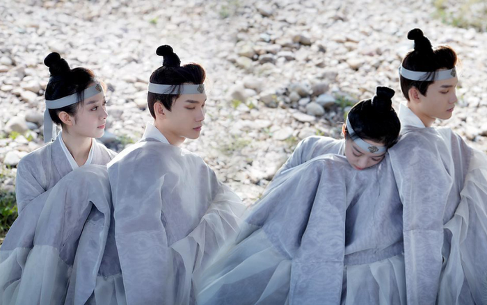 F4 cổ trang vườn trường cùng nữ chính giả trai viết truyện ngôn tình sến sẩm rong Thư Viện Thông Thiên Ảnh 2