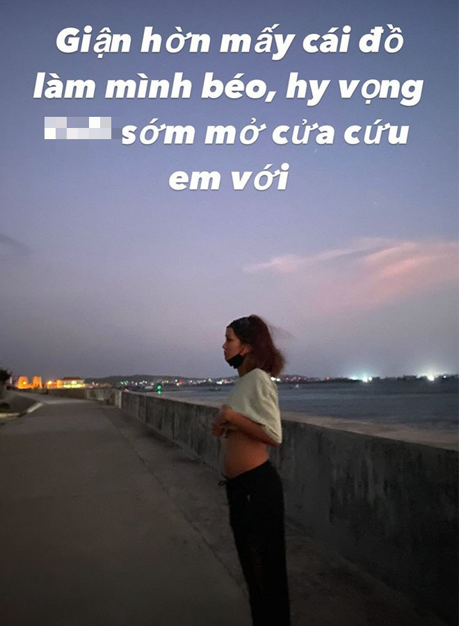 Hoa hậu H'Hen Niê tự tin vén áo khoe bụng mỡ sau thời gian ăn Tết 'thả phanh