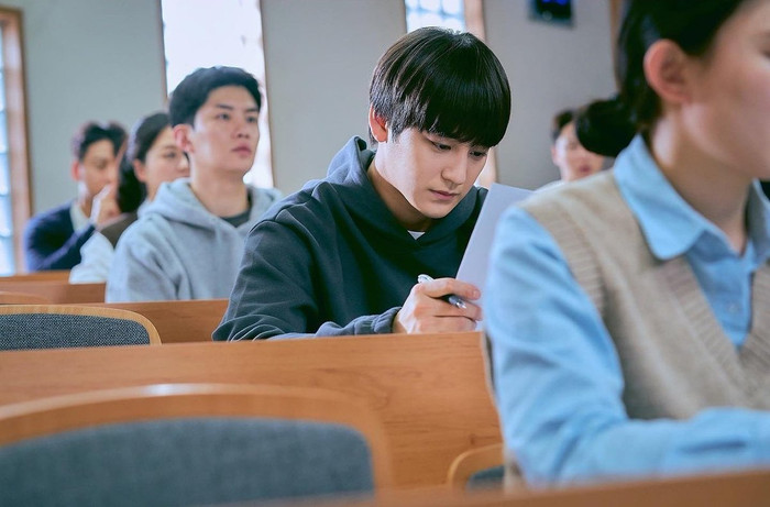 Kim Bum vào vai nam sinh trường luật trong phim mới: Đẹp trai, tài giỏi, liệu ai sánh bằng? Ảnh 3