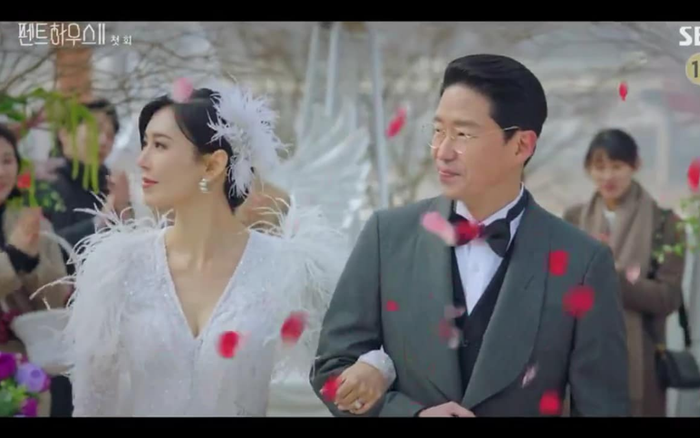 Chịu chơi như 'Penthouse 2': dùng trực thăng thật để quay thử cảnh lễ đính hôn - một ăn cả, ngã về không Ảnh 2