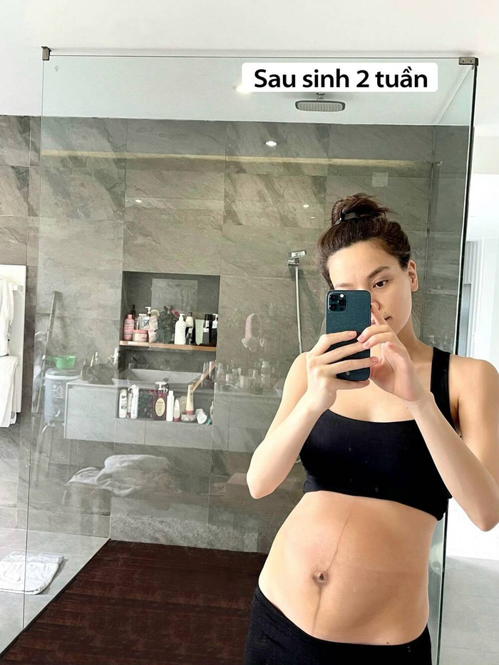 Trước đó nữ ca sĩ từng chia sẻ hình ảnh của cô sau 2 tuần sanh con, có thể thấy vòng 2 của cô lúc này chưa hoàn toàn 'phẳng lì' hẳn