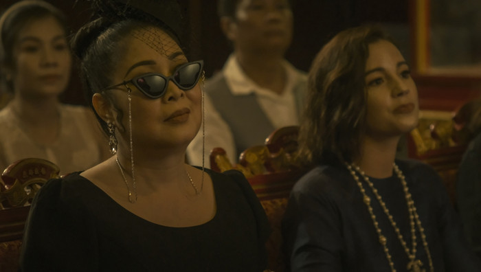 Bóc tách một xã hội 'giả trân' trong Gái già lắm chiêu V: Giàu và giỏi ư? Chưa đủ đâu! Ảnh 10